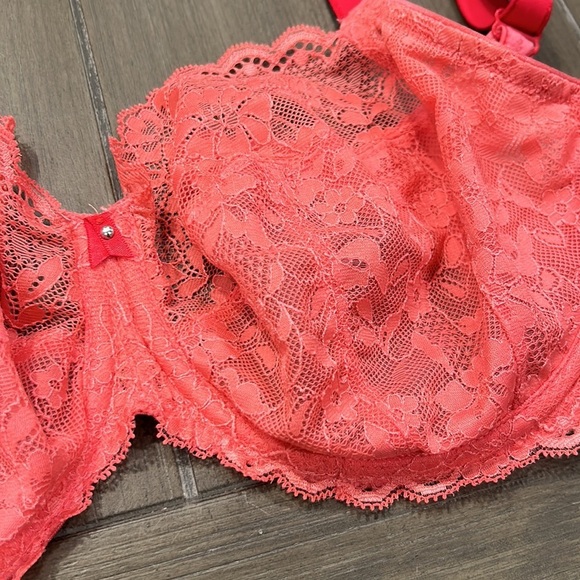 Freya Underwire Unlined Lace Bra - Picture 3 of 10